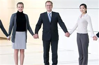 Làm quen, kết bạn với nhiều người