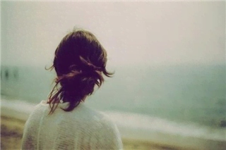 Con gái có thể yêu một chàng trai chưa giàu, nhưng không thể yêu một chàng trai mãi nghèo